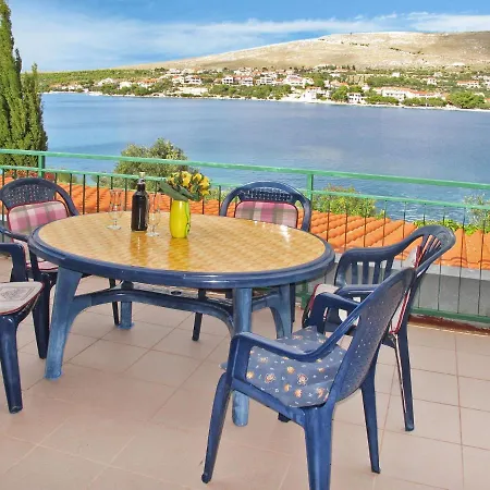 Mile-2 By Interhome * Grebaštica
